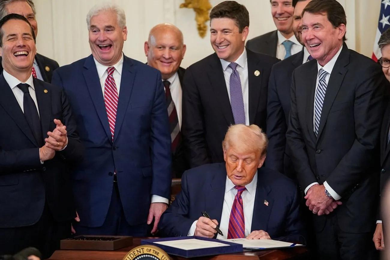 США закріплюють домінування у криптотехнологіях: Трамп підписав GENIUS Act