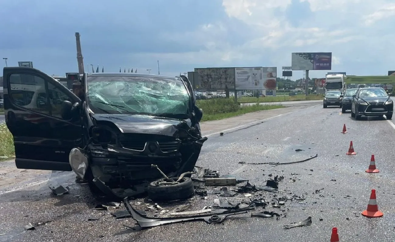 ДТП на Львівщині: водій BMW виїхав на зустрічну смугу, багато травмованих