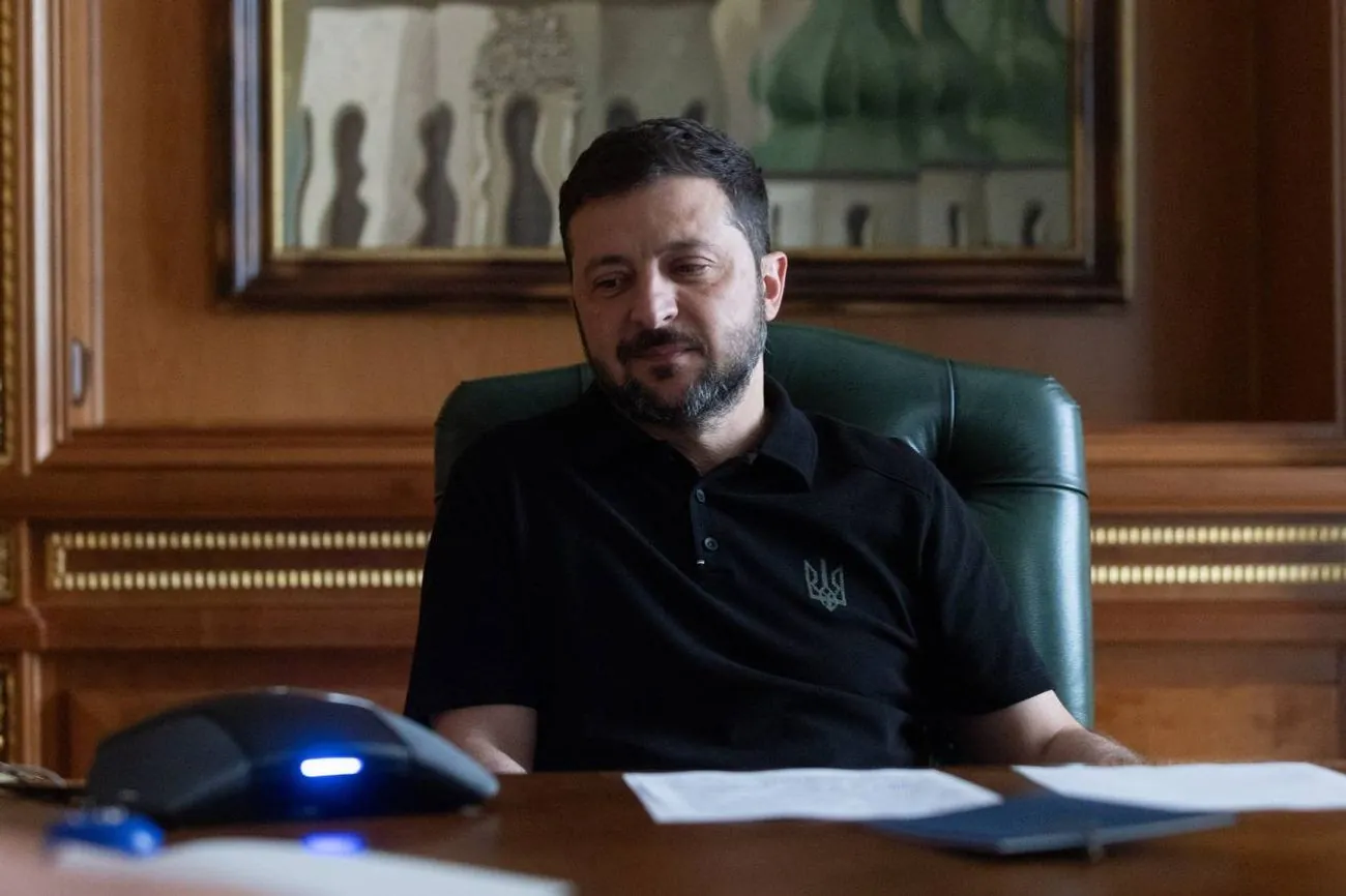 ППО, постачання ракет та виробництво дронів: Зеленський провів розмову із Макроном