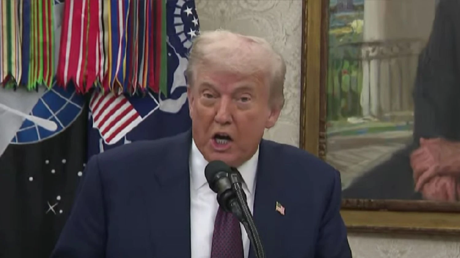 “Є дуже велика ймовірність, що так і буде”: Трамп про зустріч із путіним та Зеленським