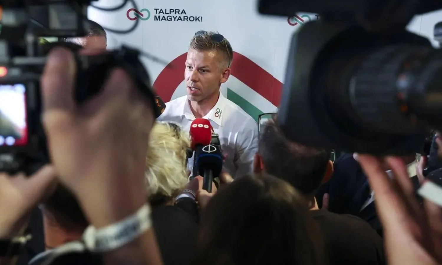 Лідер опозиції Угорщини звинувачує росію у втручанні в вибориЛідер угорської опозиції Петер Мадяр звинуватив росію у втручанні у парламентські вибори 2026 року. російська розвідка
опублікувала заяву, що повторює тези Орбана проти Мадяра.Політика • 14 серпня, 13:49 • 3212 перегляди