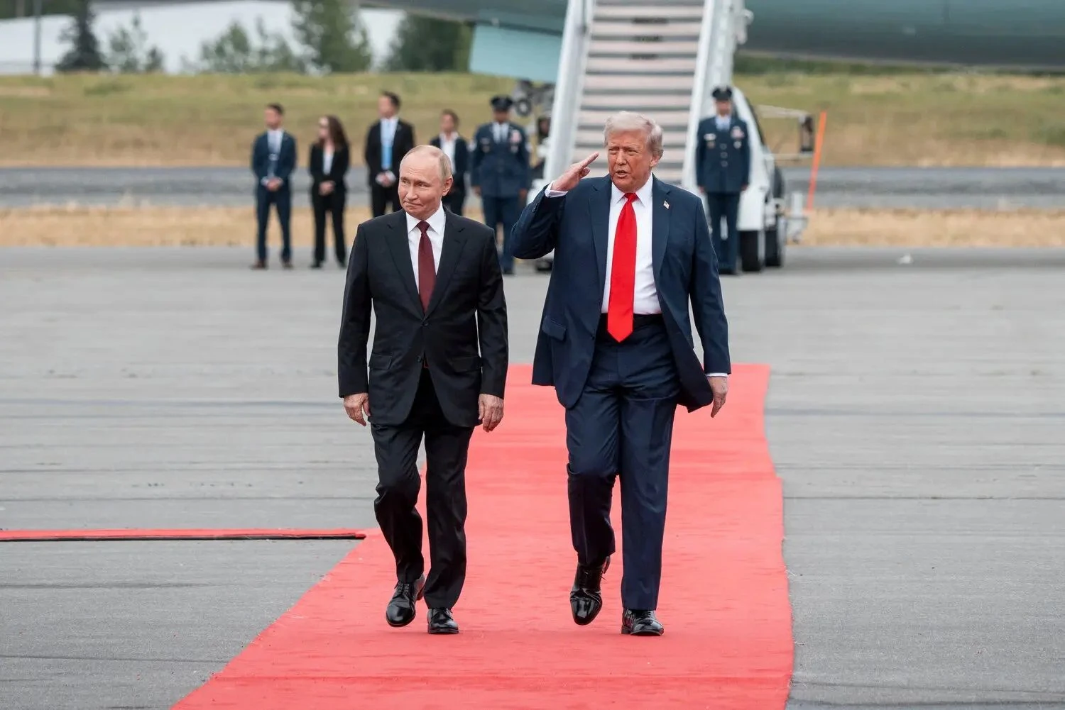 The Telegraph: Трамп і путін пропонують Україні “жахливу” угоду, але кращої може не бути