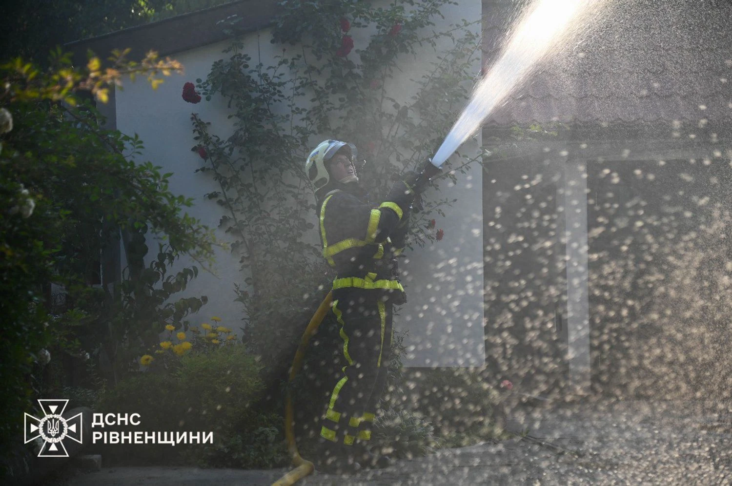 Через російську атаку на Рівненщину постраждала жінка: показали наслідки
