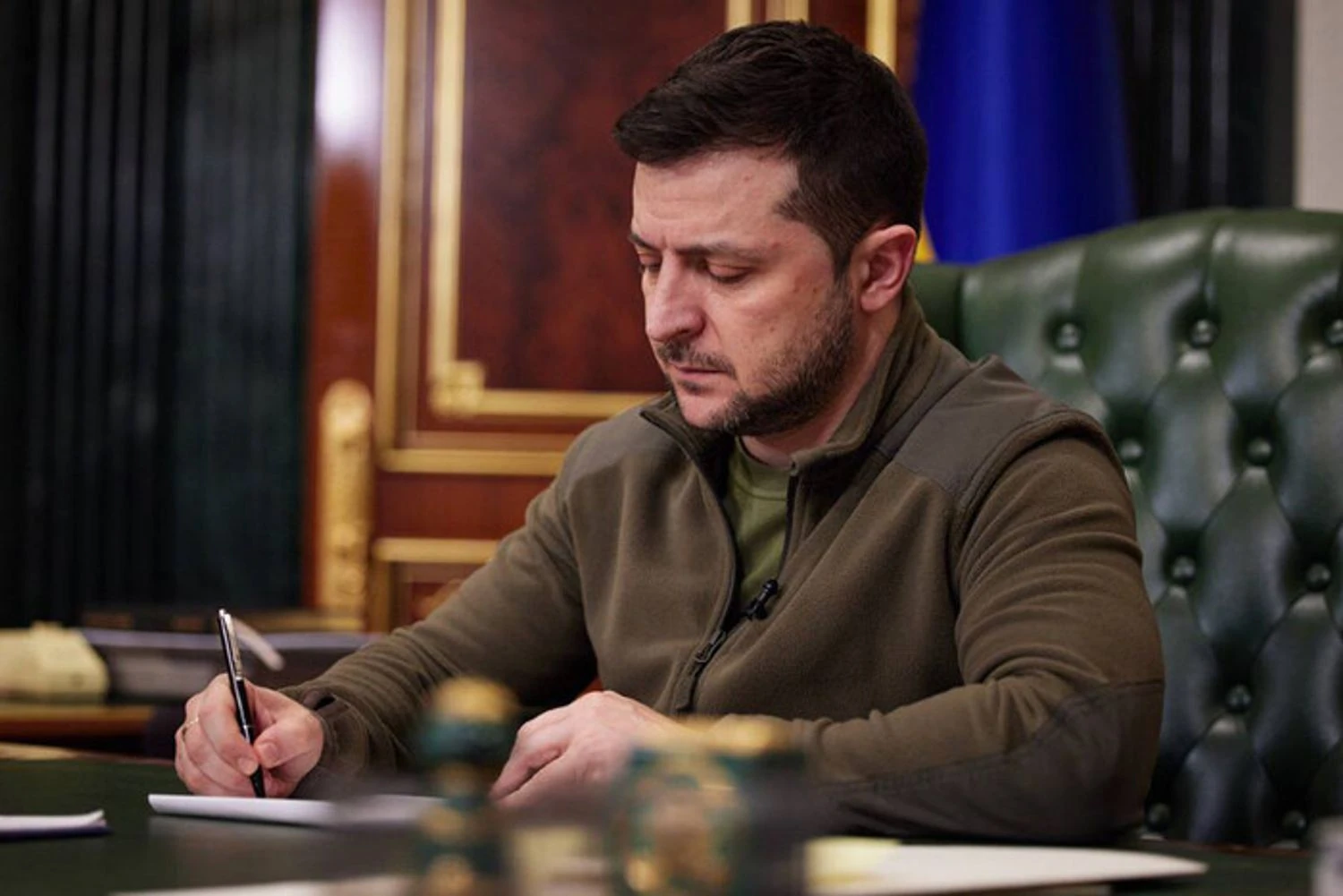 "Працюємо, щоб необхідного забезпечення на осінь для нашої армії було достатньо" - Зеленський