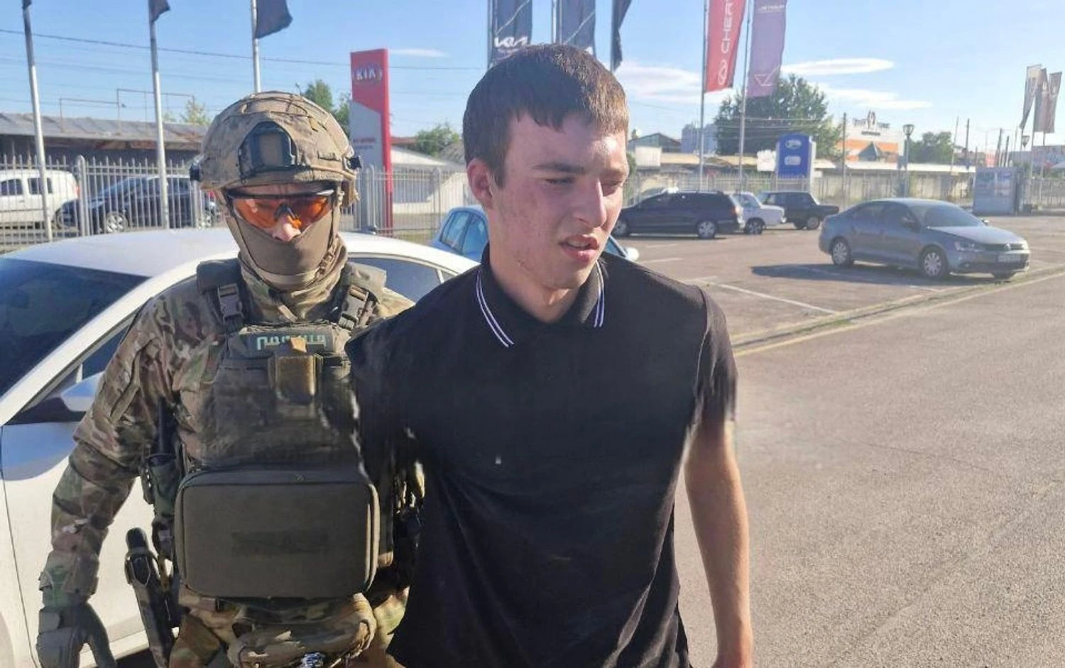 Сина депутата Закарпатської облради, якого викрили на збуті деревини, підозрюють в пограбуванні: що відомо про сім’ю обранця