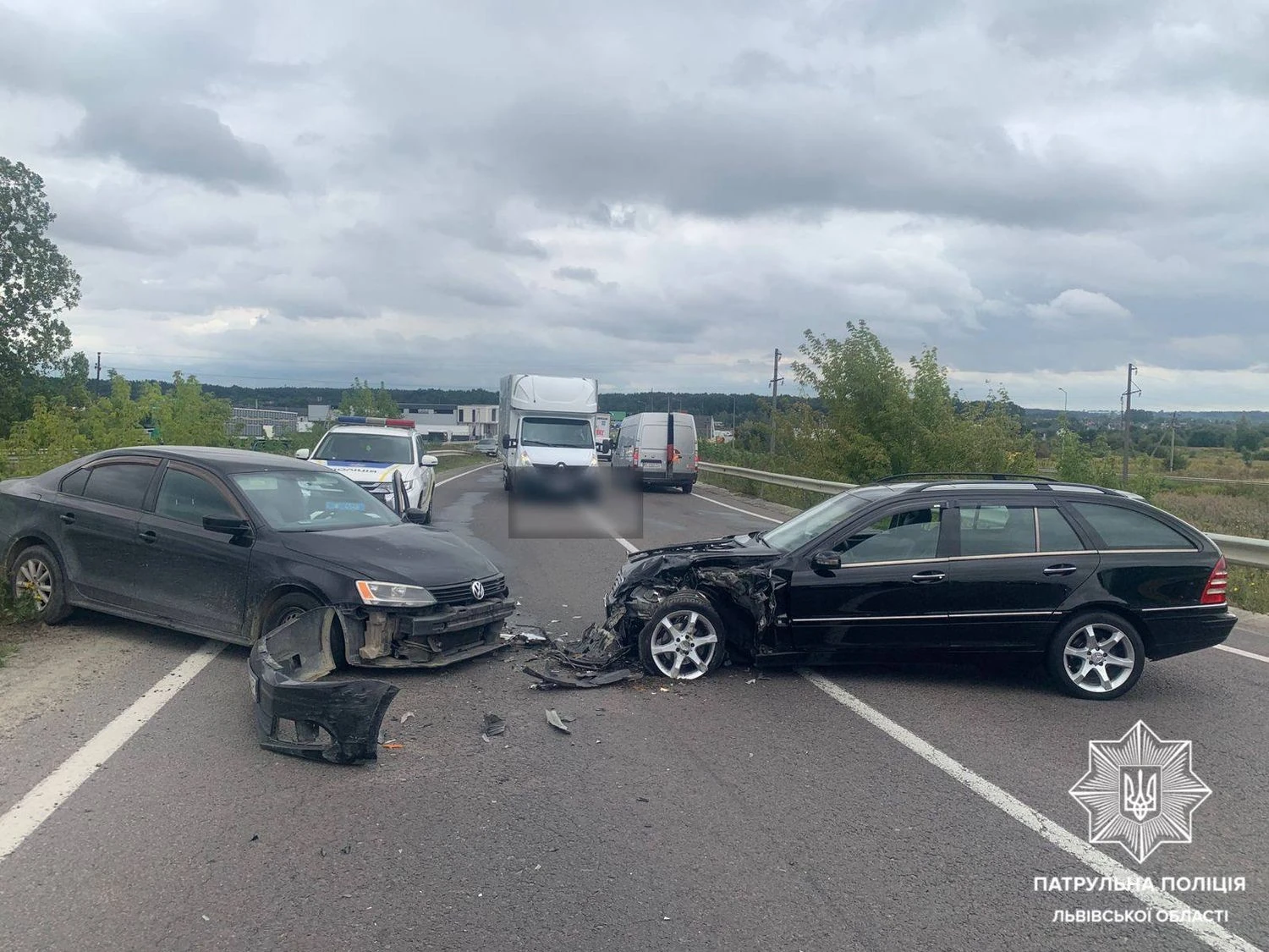 ДТП із потерпілими сталася біля Львова, рух дорогою Львів – Краковець перекритий