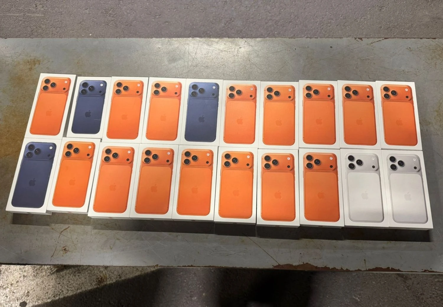 В Україну відразу після старту продажів хотіли ввезти контрабандою партію нових iPhone 17