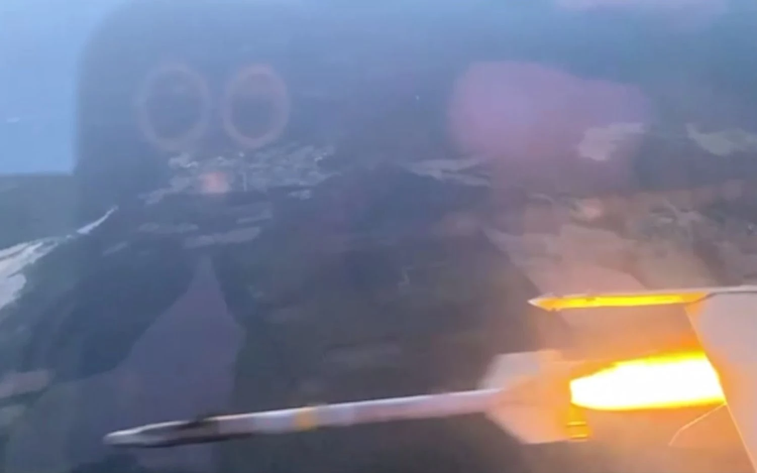 Українські F-16 знищили більшість ракет Х-101 під час нічної атаки рф: Повітряні сили показали ефектні кадри