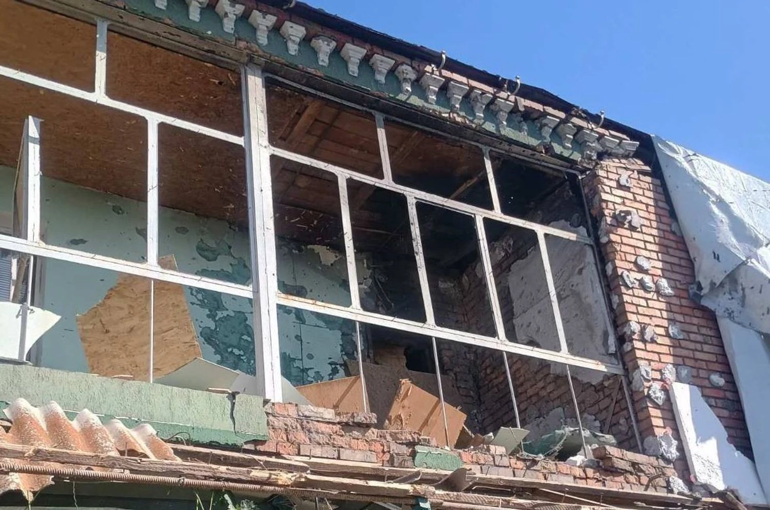 Російська армія атакувала чотири райони Дніпропетровщини: є постраждалі та руйнування – ОВА