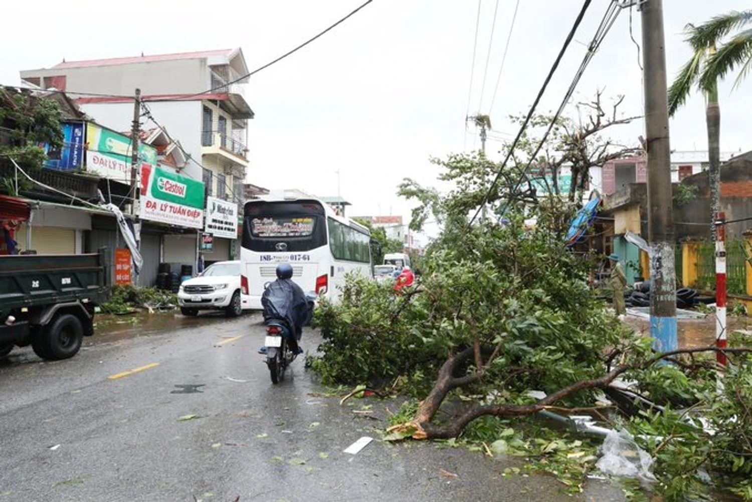 Тайфун “Буалой” обрушився на В’єтнам: 8 загиблих, 17 зниклих безвісти