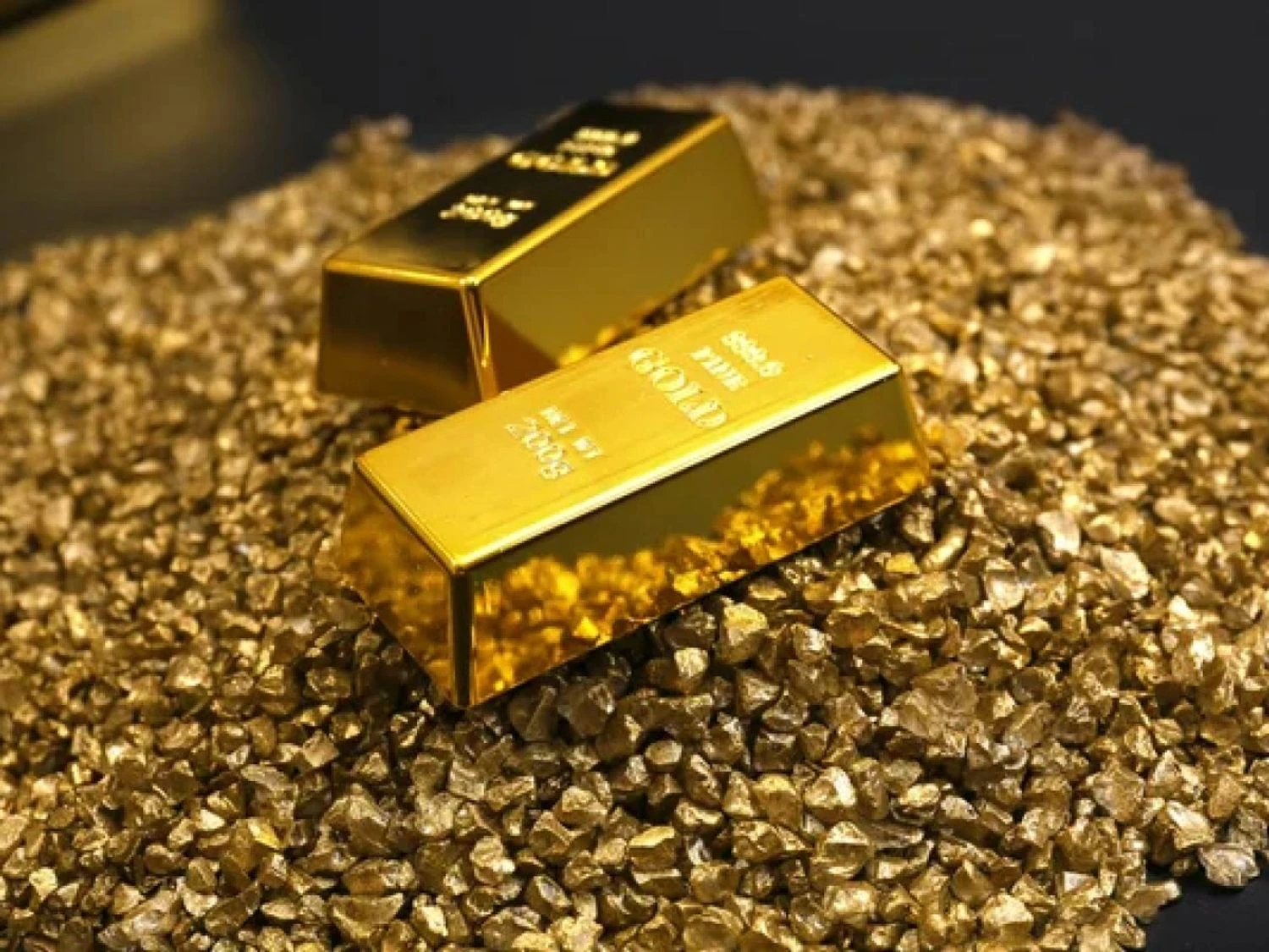 Золото по $3 800: чому ринок випередив прогнози та що це означає для глобальної економіки