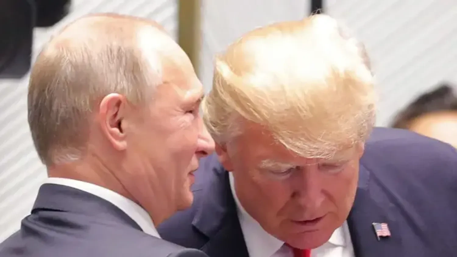 Трамп заявив, що проводить розмову з Путіним