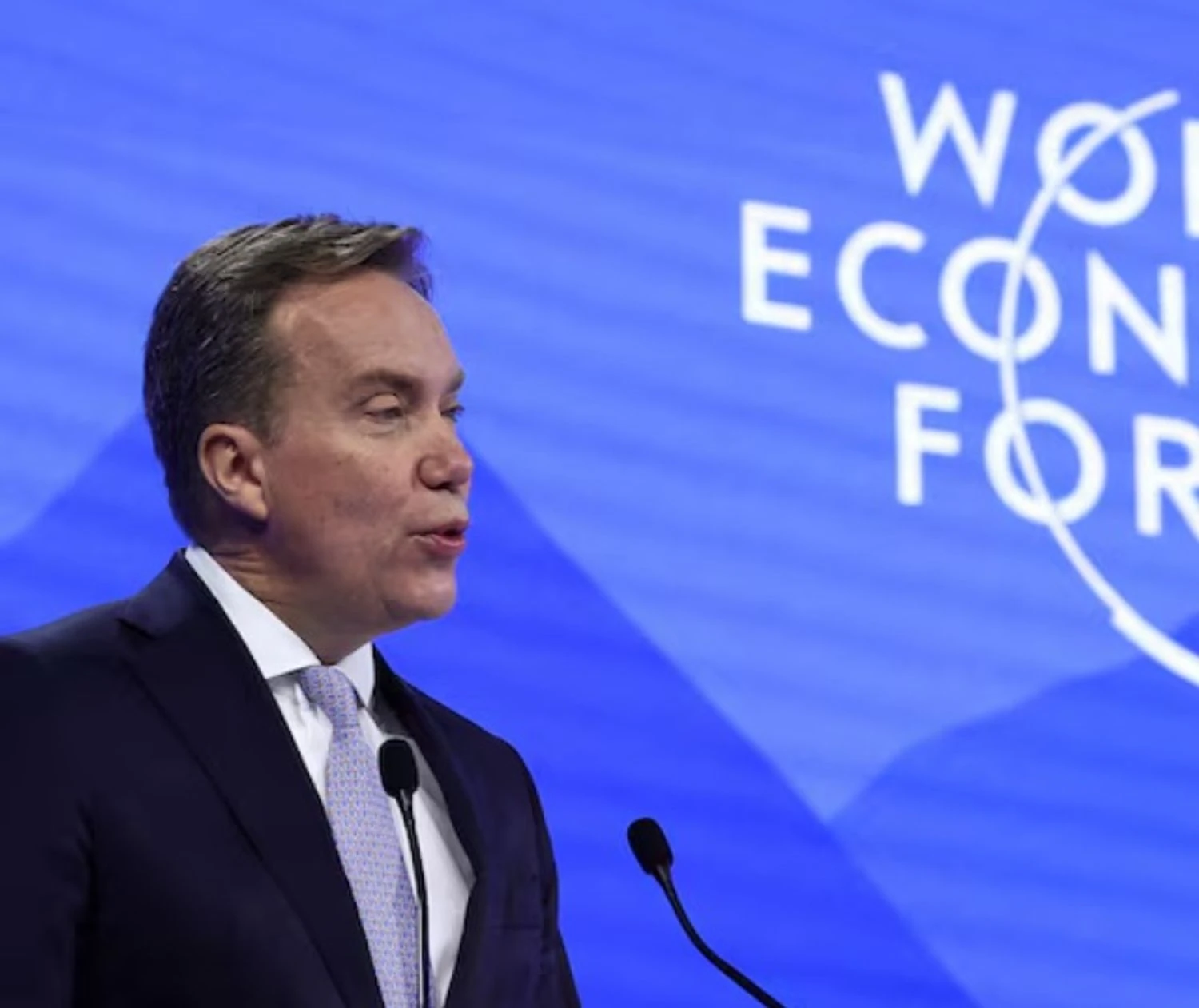 Голова ВЕФ попередив про три “бульбашки”, що загрожують світовій економіці