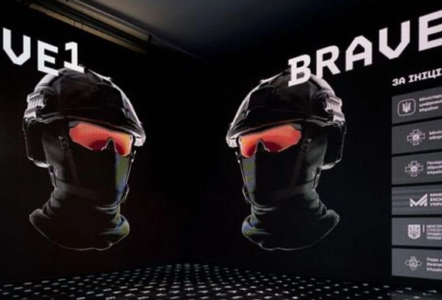 Літаки-розвідники, ударні дрони та бомбери на цифровому зв’язку – технологічна відповідь на нові виклики фронту