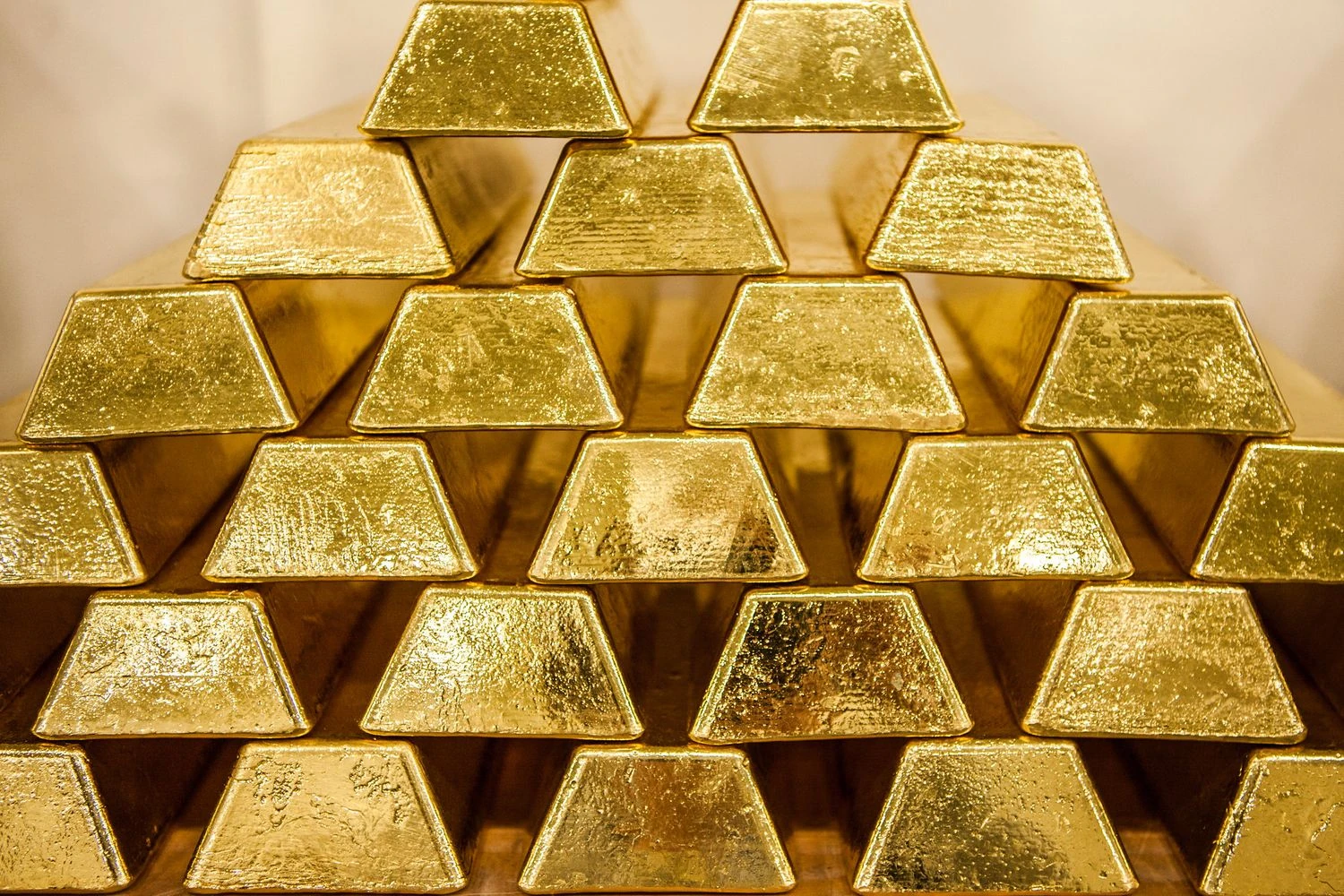 Золото перевищило 3-тижневий максимум після завершення рекордного шатдауну у США