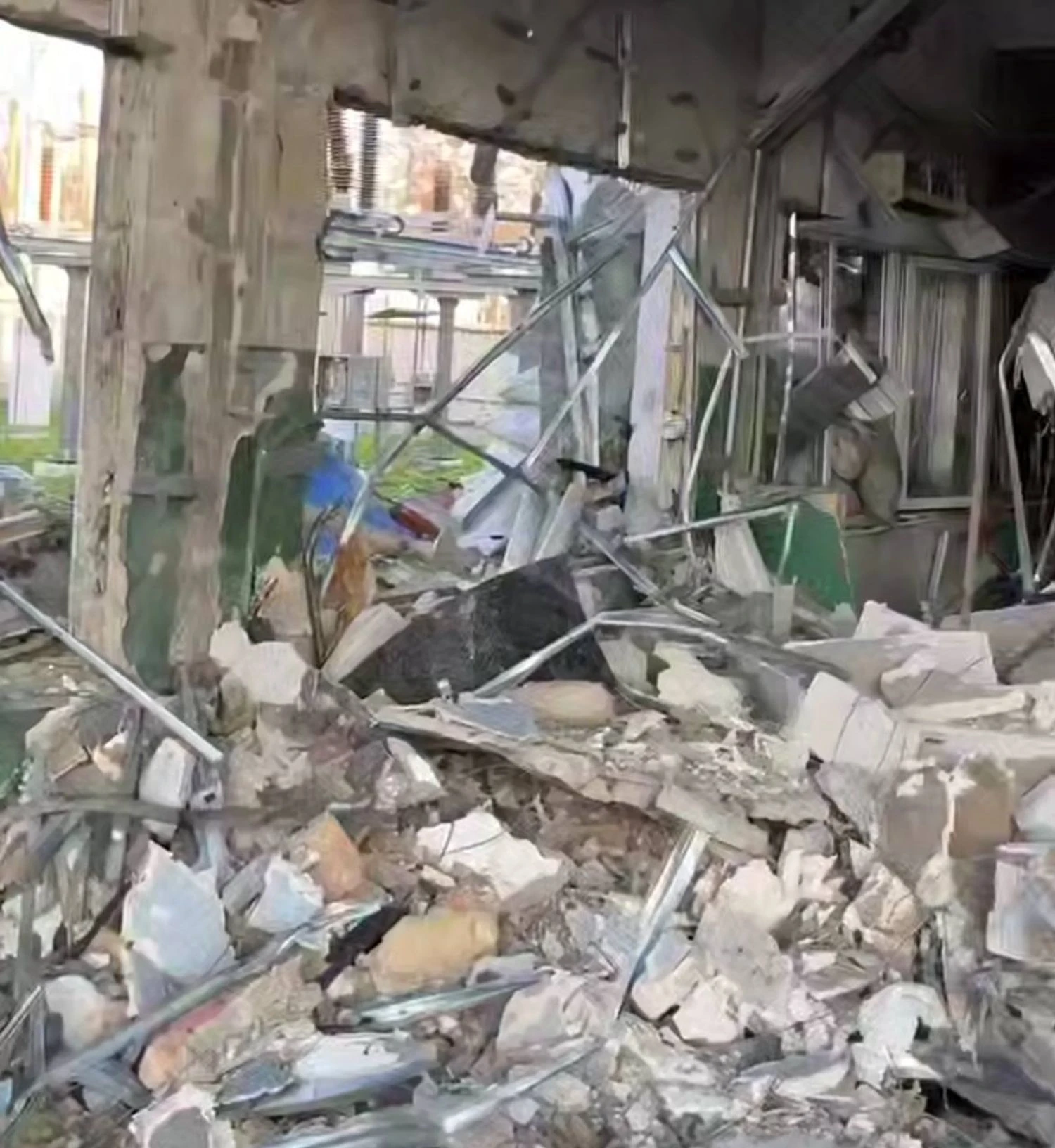 Зруйновано 20 підстанцій: енергетики показали наслідки російської атаки