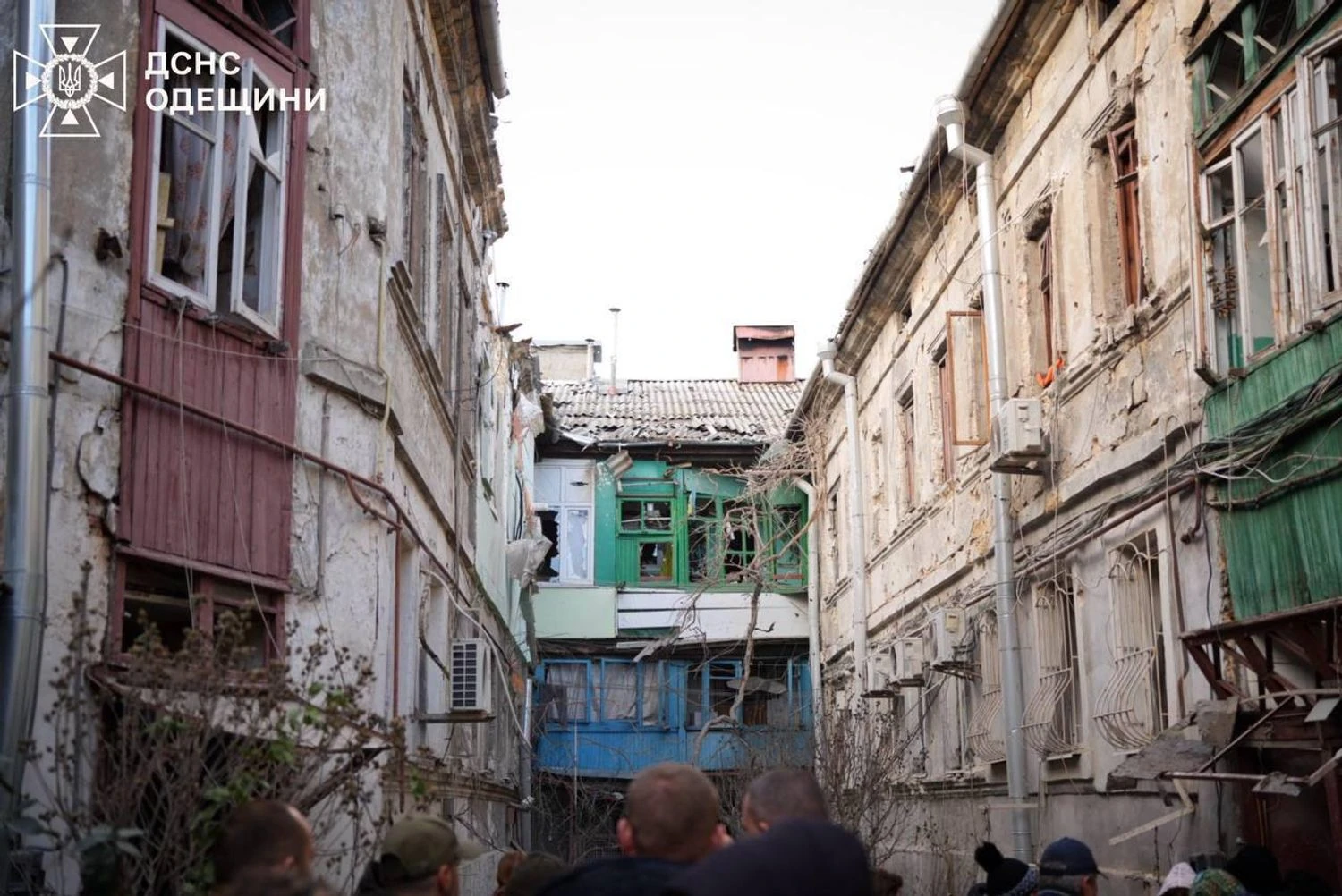 Понад мільйон споживачів без світла після нічної атаки рф – МВС