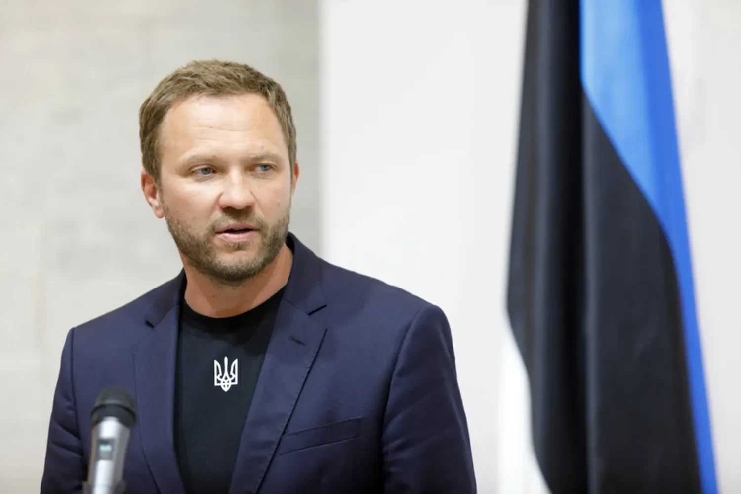 Естонія обіцяє розстрілювати “зелених чоловічків” у разі порушення кордону