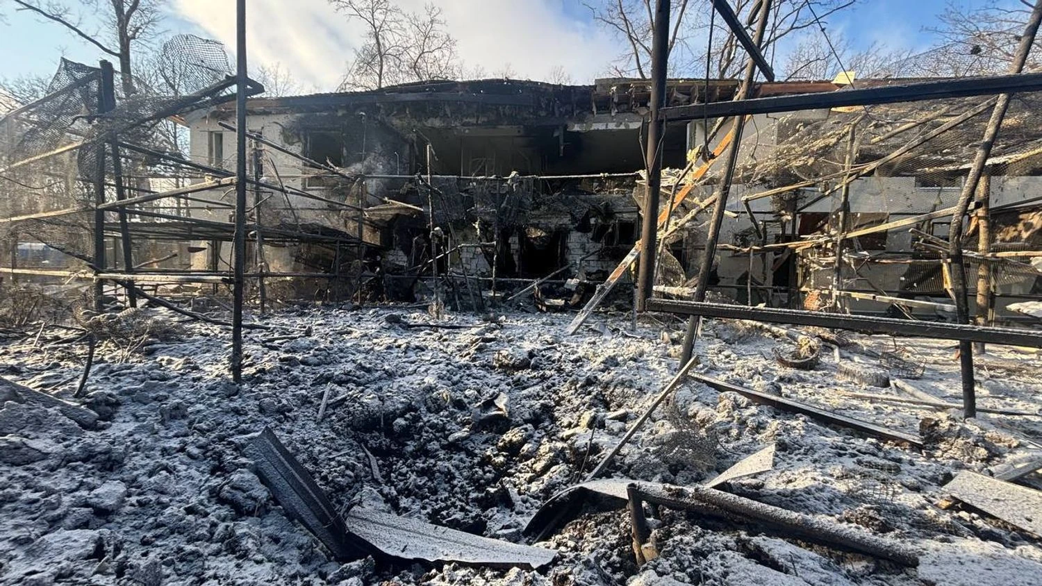 Ворожий КАБ вдарив по території екопарку у Харкові, загинули птахи