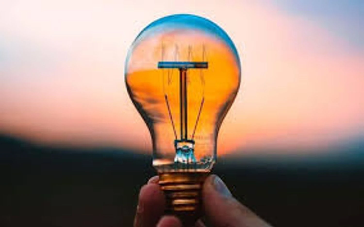 Розраховуємо найближчими днями перейти від аварійних до погодинних відключень – Шмигаль