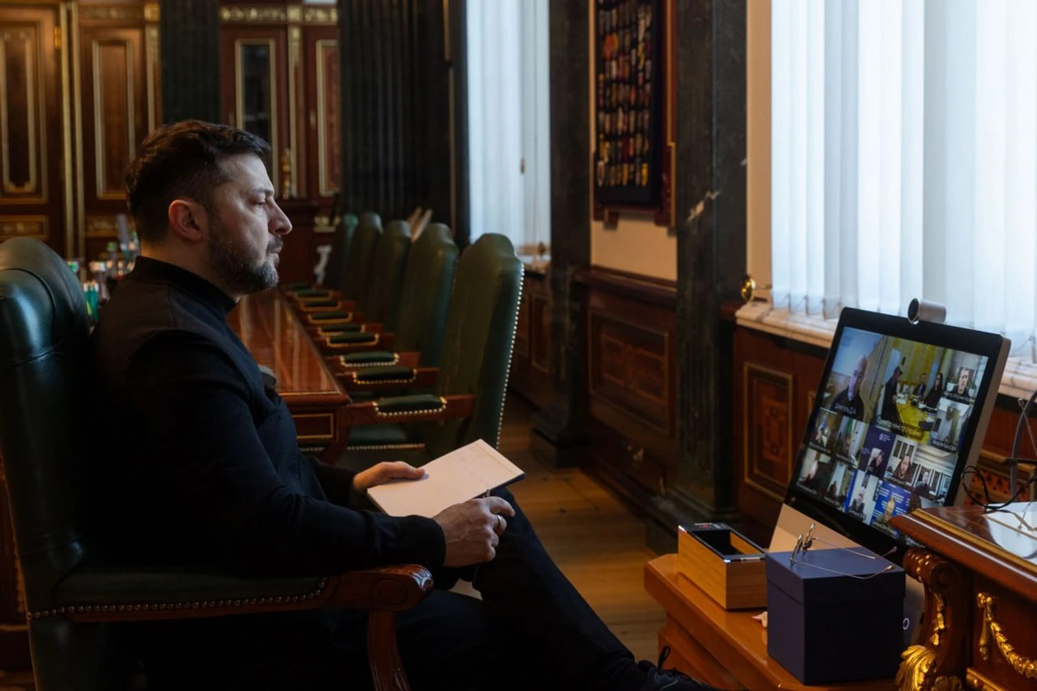 “Кожен такий удар рф підтверджує – вони не сприймають дипломатію всерйоз”: Зеленський заявив, що робота переговорної команди буде скорегована