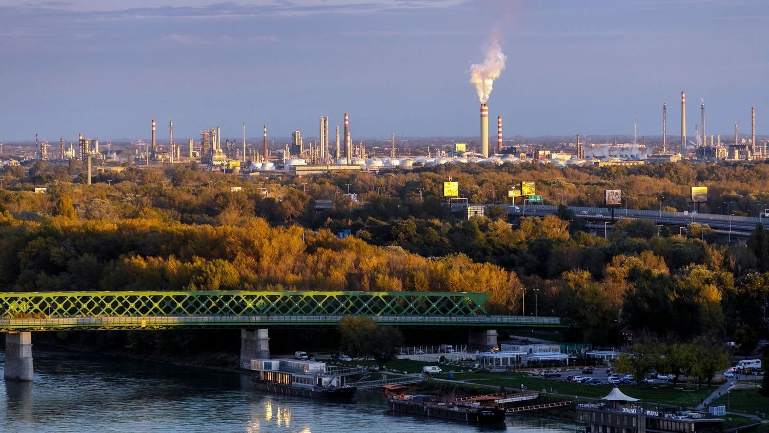 Словаччина оголосила надзвичайну ситуацію в нафтовій галузі на тлі пошкодження