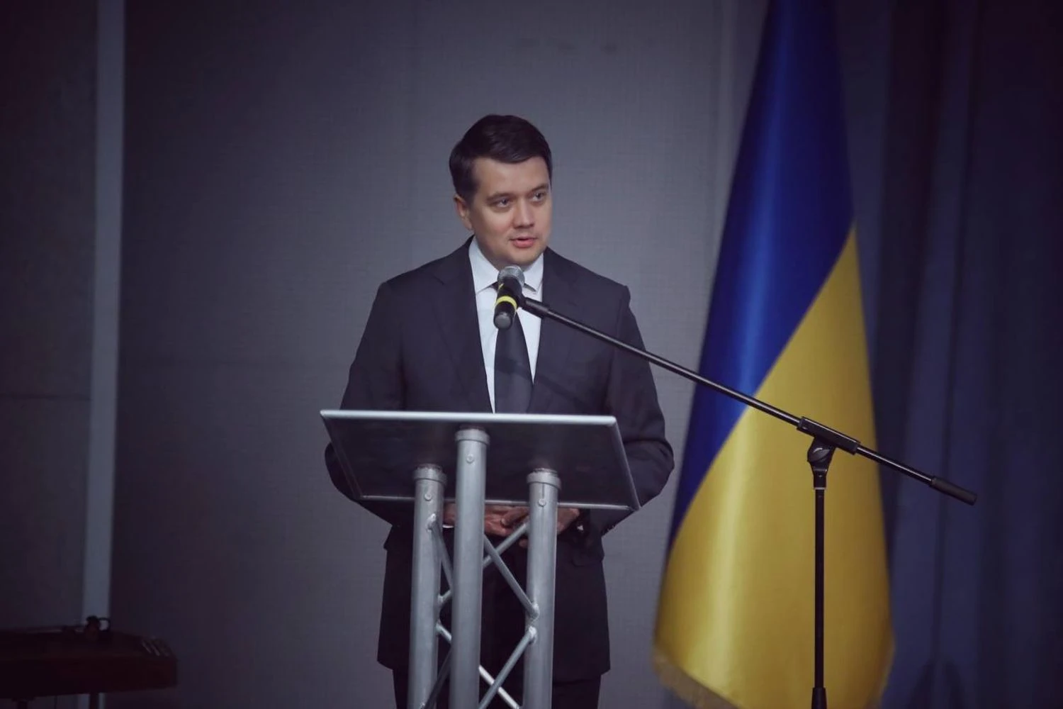 Будинок Дмитра Разумкова пошкоджено внаслідок атаки рф на Київщину 22 лютого