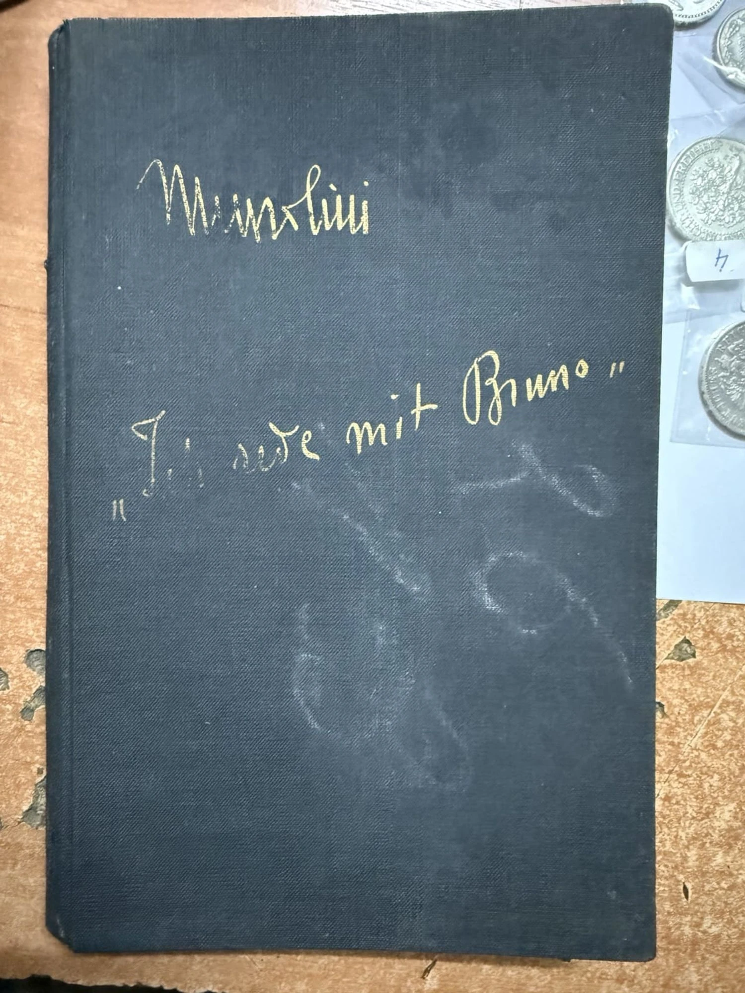 До України намагалися ввезти мемуари Муссоліні та старовинні монети