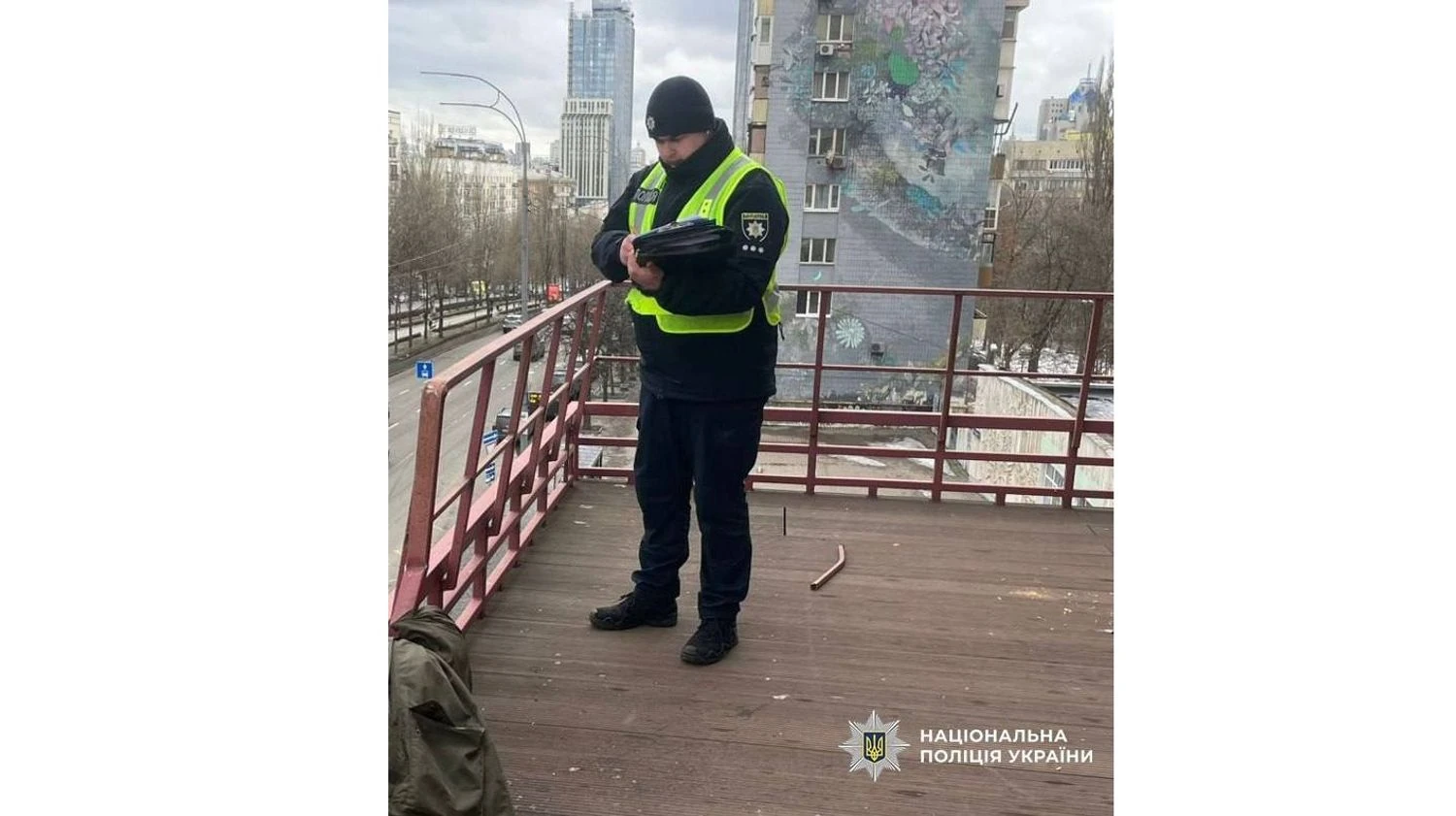 У Києві чоловік загинув після падіння з 23-го поверху, перед цим висловлював намір вчинити самогубство – поліція