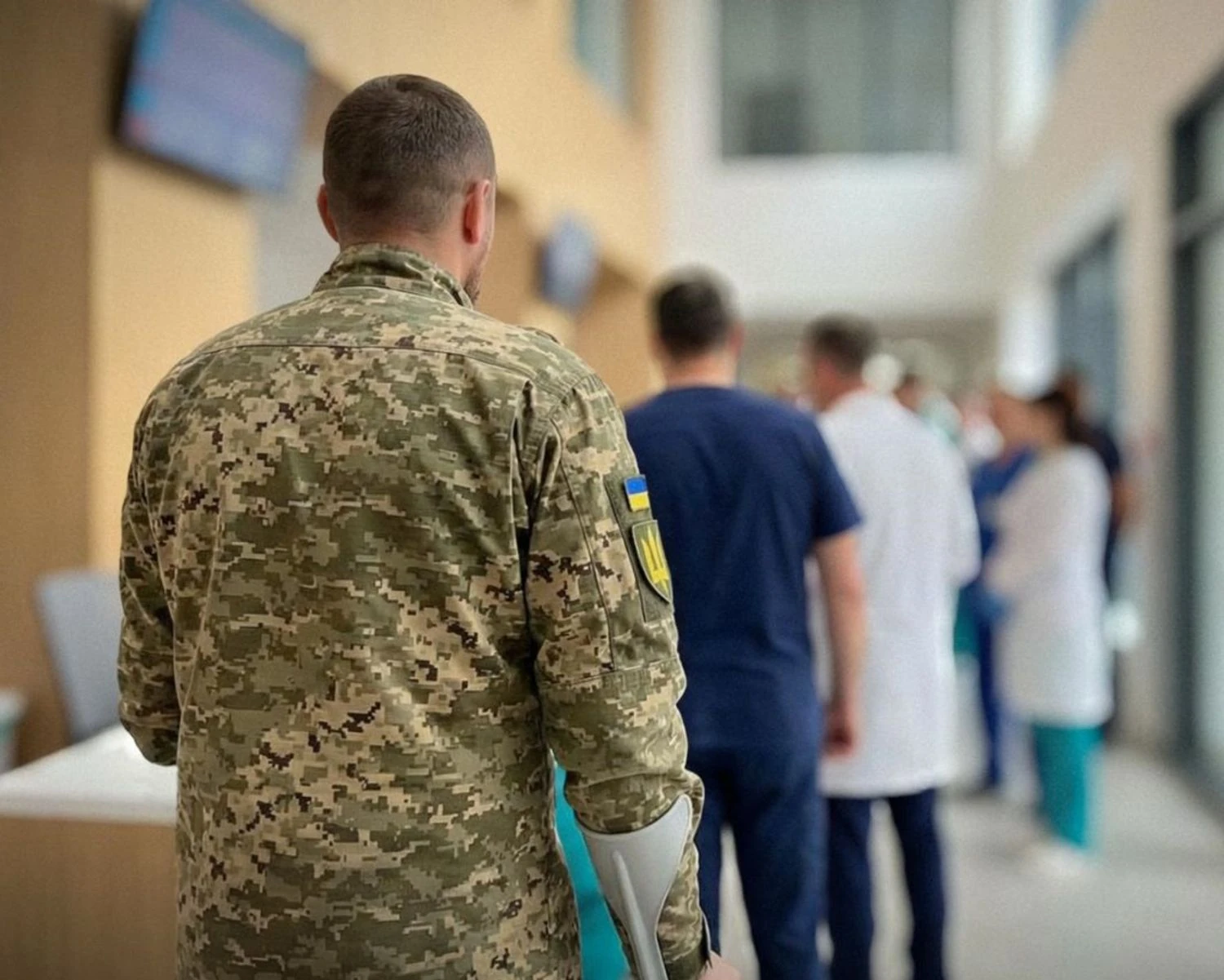 Військовослужбовці отримують 100 тис. гривень під час лікування після поранення – Міноборони