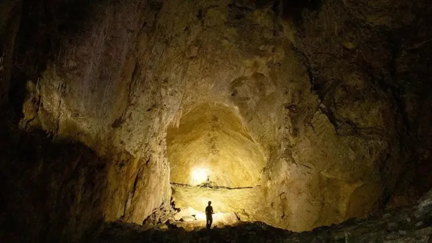 Відкриття у печерах Нью-Мексико змінює уявлення про можливість життя на інших планетахМікробіологи виявили в темних печерах бактерії, що фотосинтезують через інфрачервоне світло. Це розширює межі пошуку населених світів біля червоних зірок.Світ • 8 березня, 17:36 • 12082 перегляди