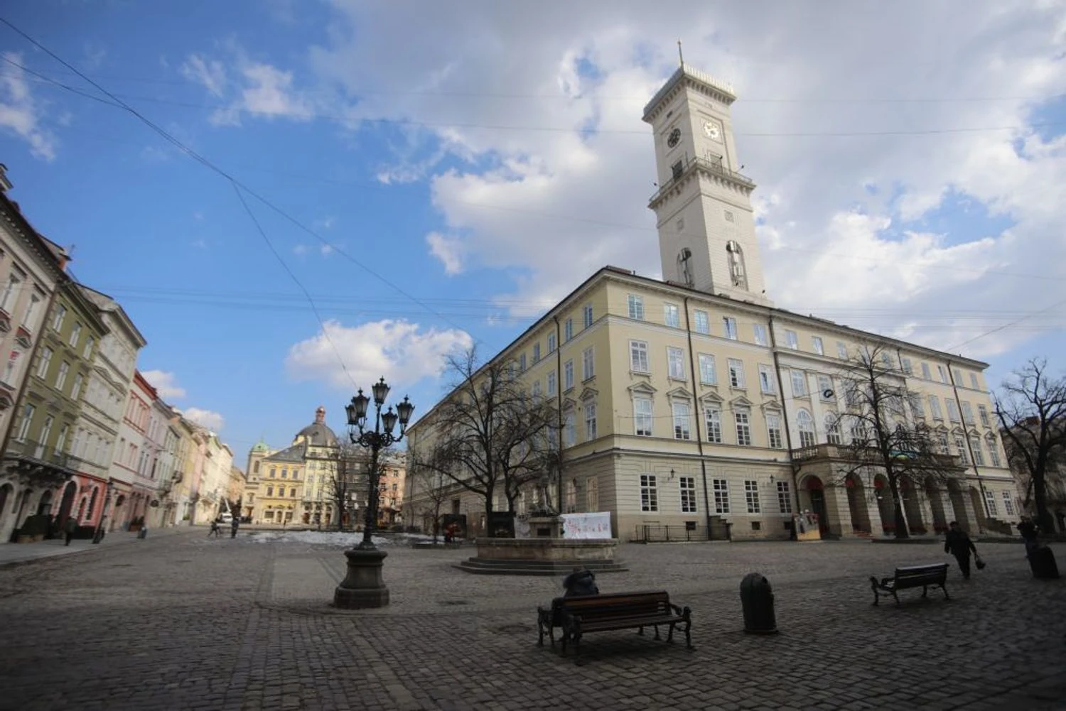 СБУ прийшла з обшуками у Львівську міськраду – що відомо