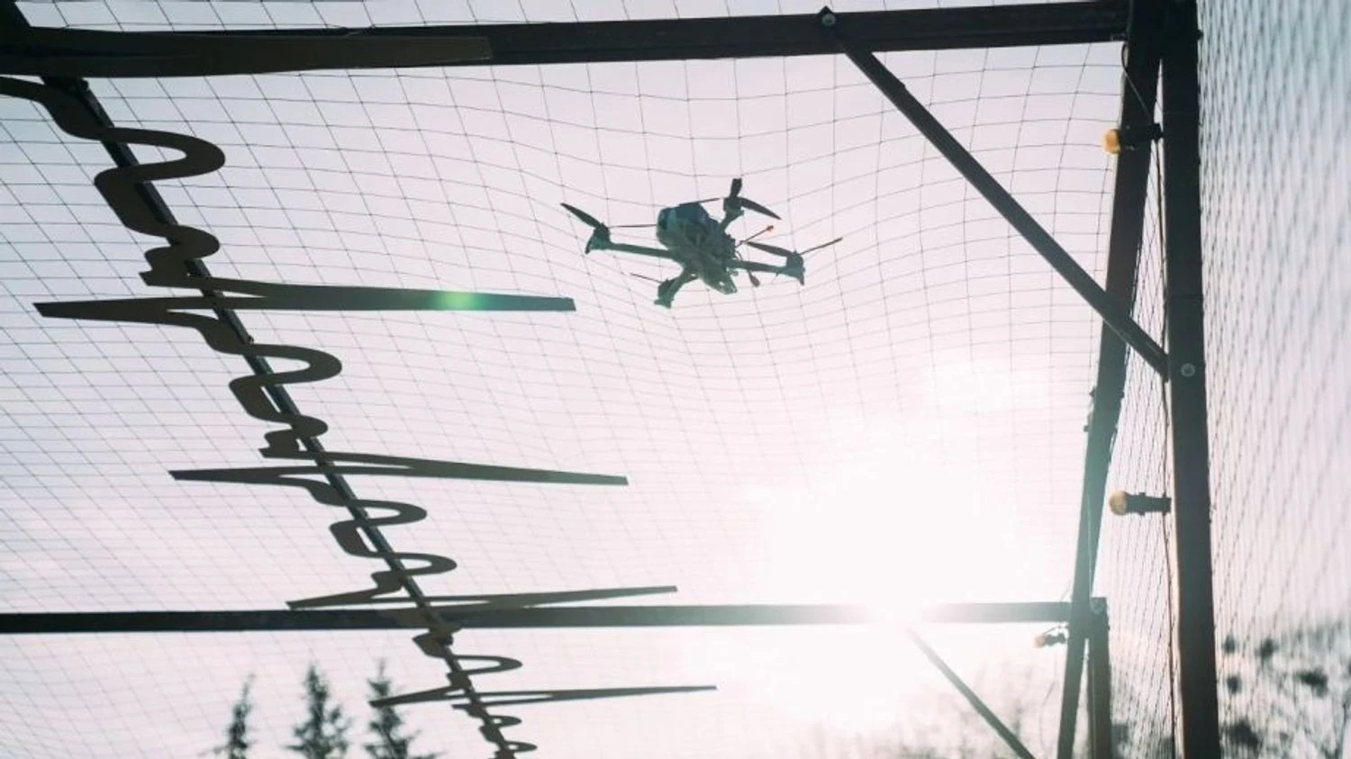 На Дніпропетровщині облаштували 42 км дороги антидроновою сіткою