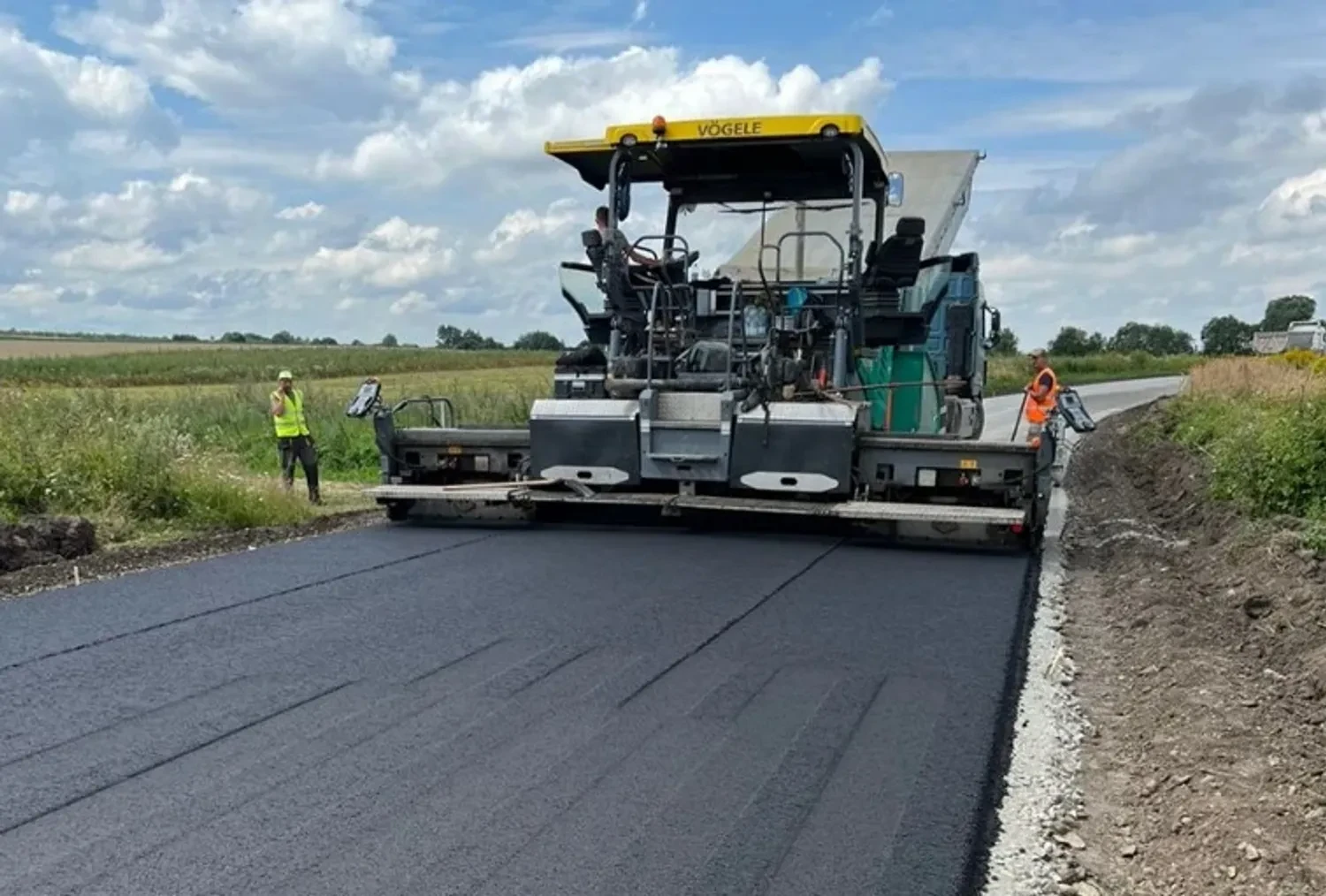 Уряд розподілив 12 млрд гривень на ремонт доріг – Кулеба