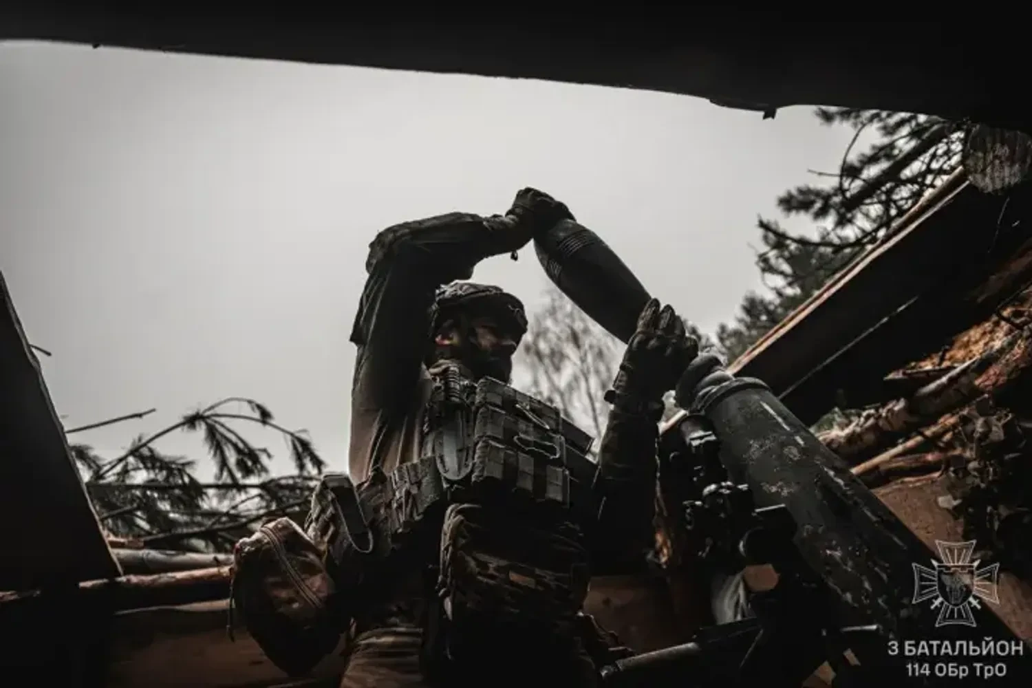 росіяни здійснили 43 атаки на позиції ЗСУ вздовж лінії фронту, найгарячіше – на двох напрямкахГенштаб повідомив про інтенсивні бої на Покровському та Гуляйпільському напрямках. Ворог масовано обстрілює прикордоння та
застосовує авіацію.Війна в Україні • 21 березня, 14:54 • 3866 перегляди