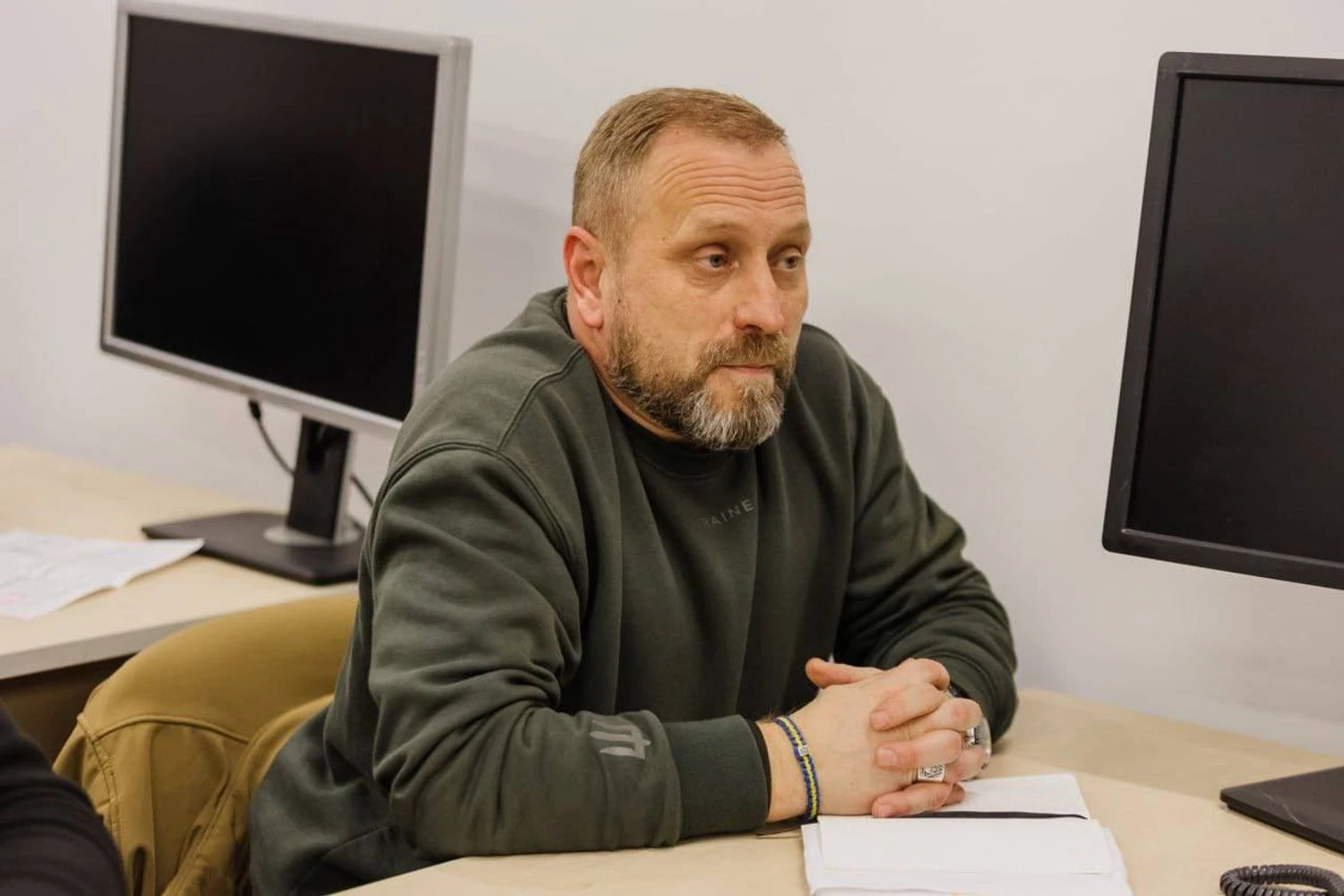 Командира 11-го корпусу ЗСУ Сірченка звільнили після втрати СіверськаСергій Сірченко залишив посаду командира 11-го армійського корпусу після 500 днів служби. Звільнення відбулося на тлі окупації
Сіверська російськими військами.Війна в Україні • 11 квітня, 06:19 • 16266 перегляди