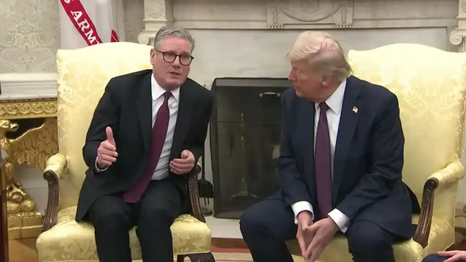 Трамп порівняв Стармера із ЧемберленомДональд Трамп звинуватив Британію у недостатній допомозі у війні з Іраном. Президент США розкритикував запізнілі рішення та
позицію Кіра Стармера.Світ • 12 квітня, 16:14 • 4834 перегляди