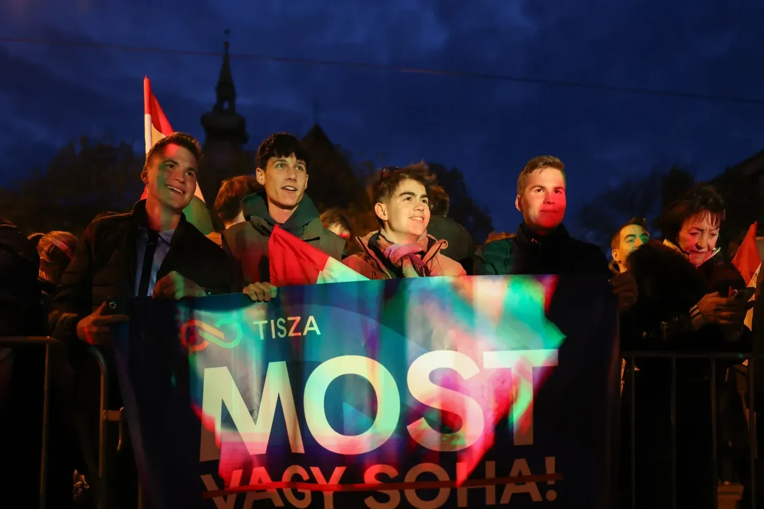 Вибори в Угорщині: опрацьовано понад 45% голосів, опозиційна “Тиса” здобуває конституційну більшість