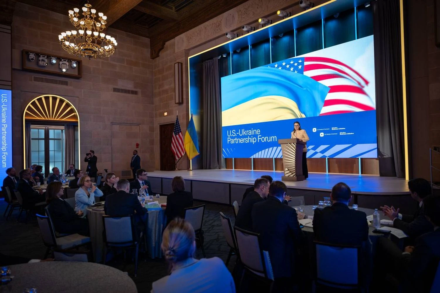 Американсько-український фонд відновлення схвалив першу інвестицію, понад 200 заявок на розгляді – Свириденко