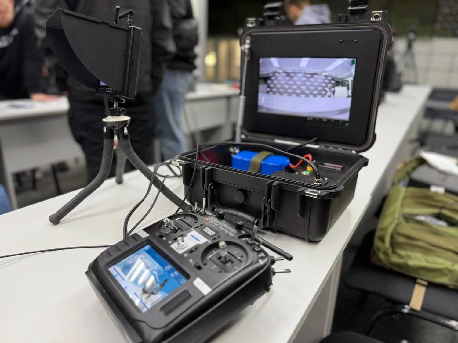 Україна вперше запроваджує універсальну наземну станцію для оптоволоконних дронів у війську – Федоров