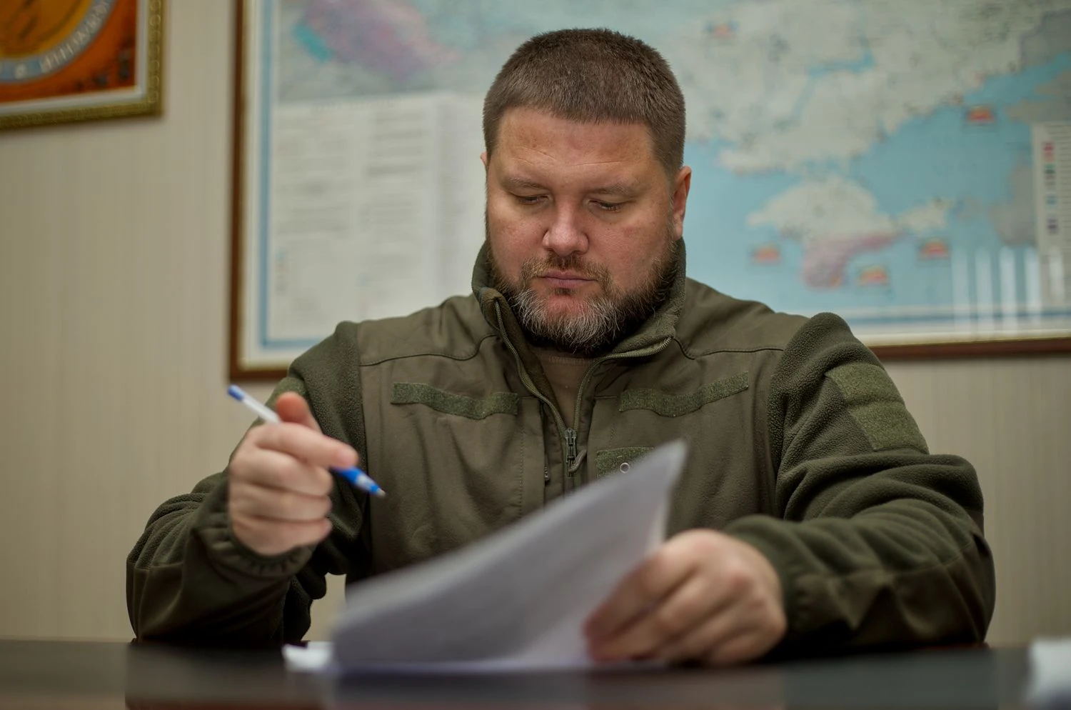 Протезування “під ключ” і виплата 6 500 гривень відразу після поранення. Бизов розповів, як військовим допомагають профспілки