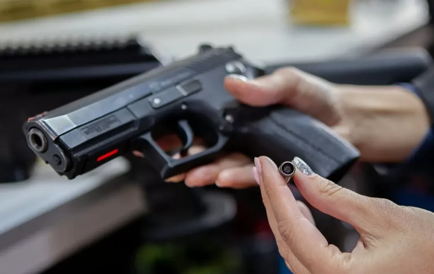 Легалізація зброї після теракту в Києві: коли в Україні може з’явитися право на самозахист, та чи готові до цього у парламенті