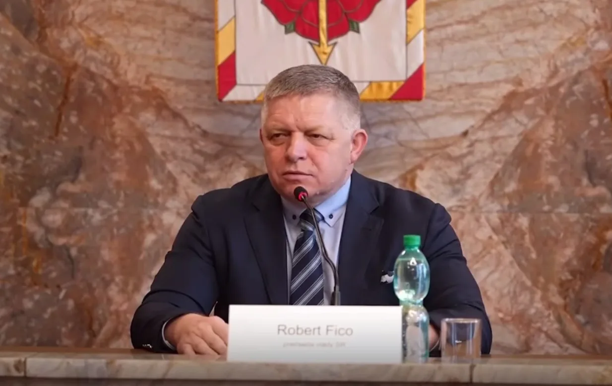 Ціни на нафту залежать від того, виспався Трамп чи ні – ФіцоПрем'єр Словаччини Роберт Фіцо заявив про вплив настрою Трампа на ціни на нафту. Також політик припустив можливість майбутнього
розпаду блоку НАТО.Економіка • 00:28 • 186 перегляди