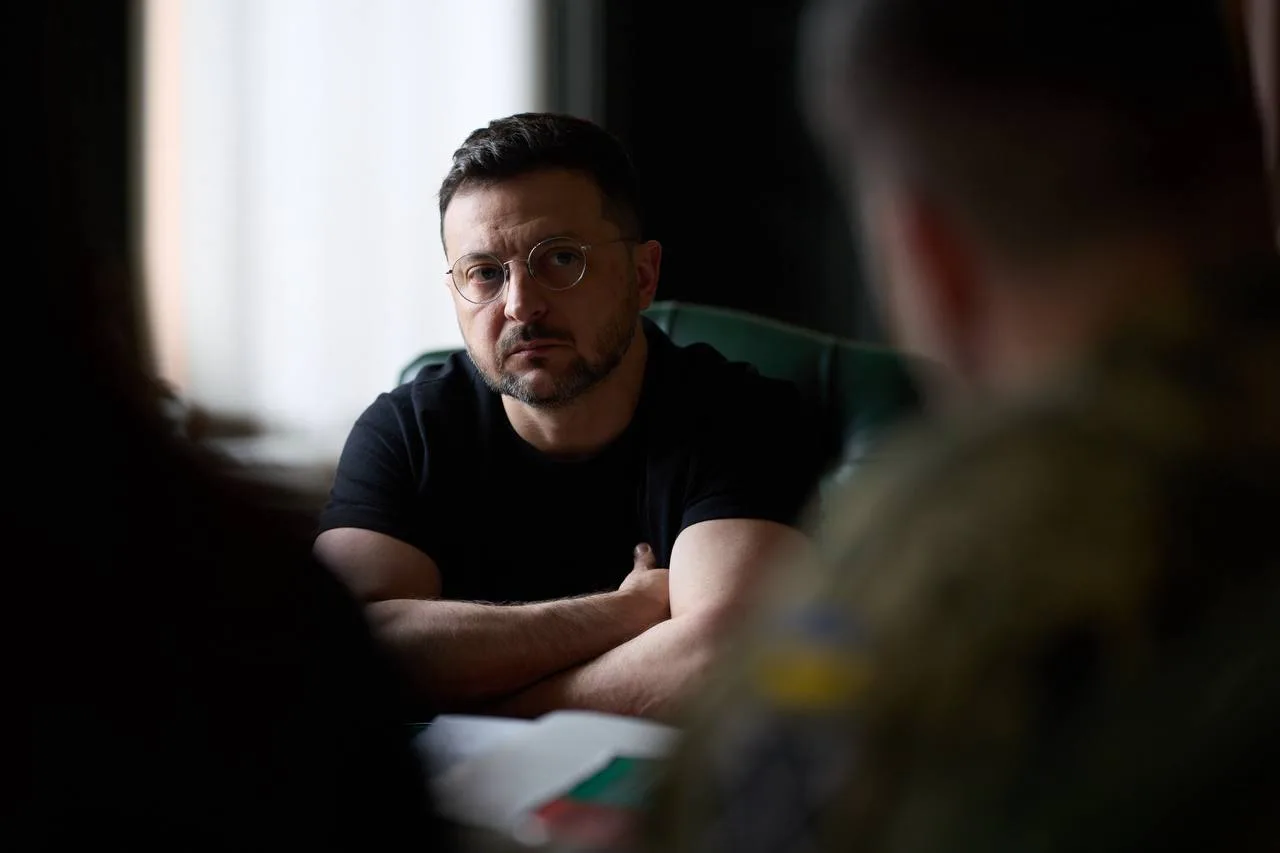 Зарплати до 400 тисяч та поетапне звільнення мобілізованих раніше – Зеленський оголосив про старт реформи армії