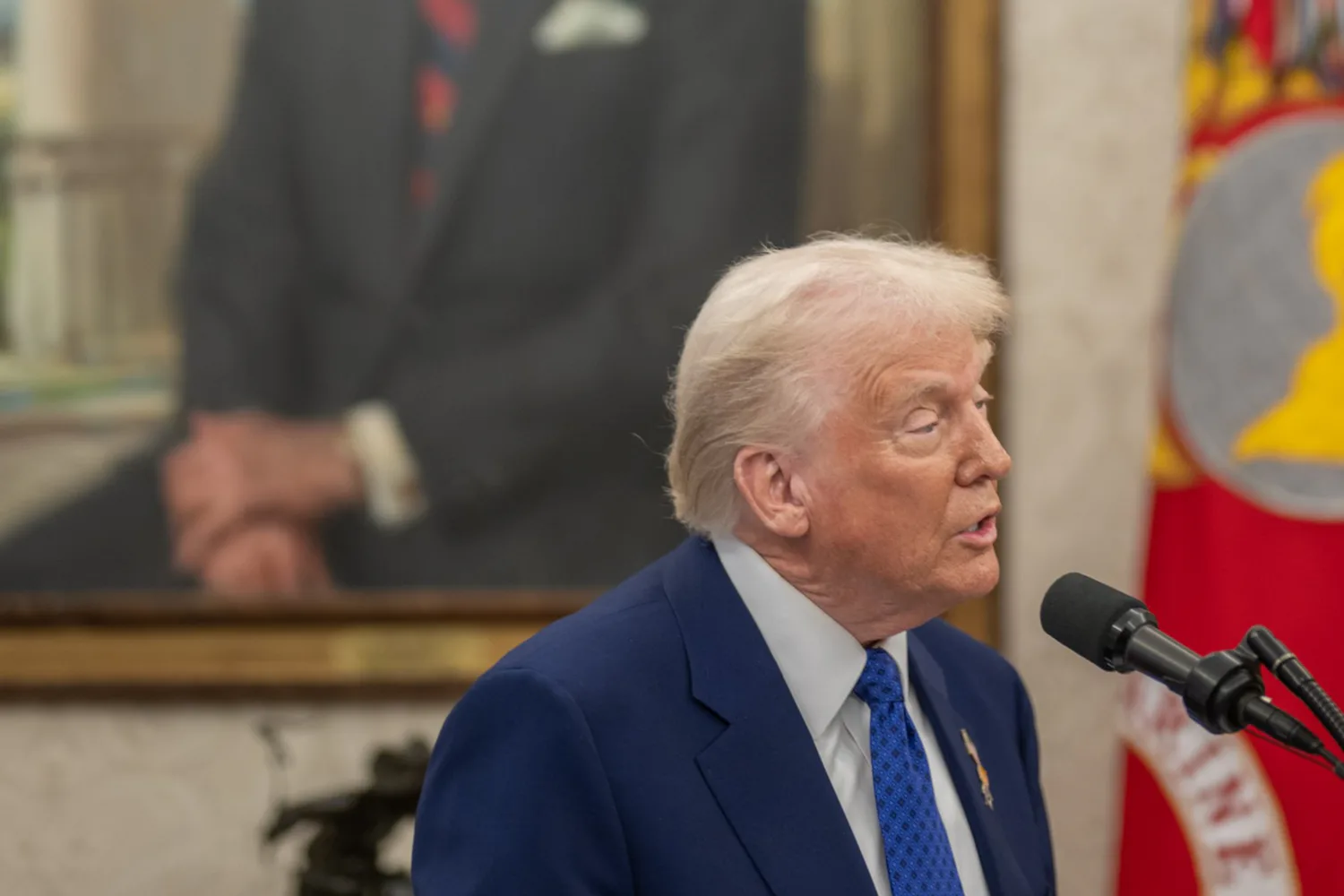Трамп назвав лідерів Ірану “сновидами” після атаки на есмінці США