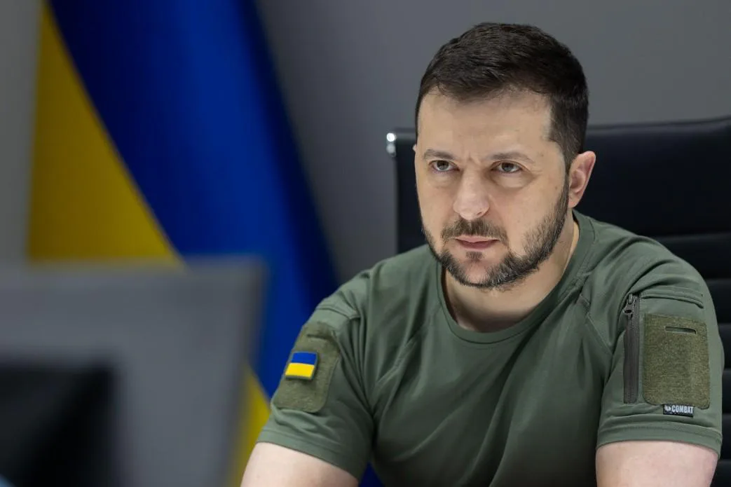 Якщо вдасться цими тижнями повернутися до змістовної тристоронньої комунікації, це буде правильним результатом – ЗеленськийКоманда Зеленського обговорила з США безпеку та дипломатію. Президент планує залучити Європу до тристоронньої комунікації для
тиску на росіян.Війна в Україні • 20 травня, 17:48 • 5490 перегляди