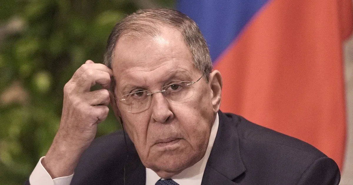 лавров цинічно заявив про нібито “обережні дії” рф і “небажання шкодити” Україні – ЦПД роз’яснило суть