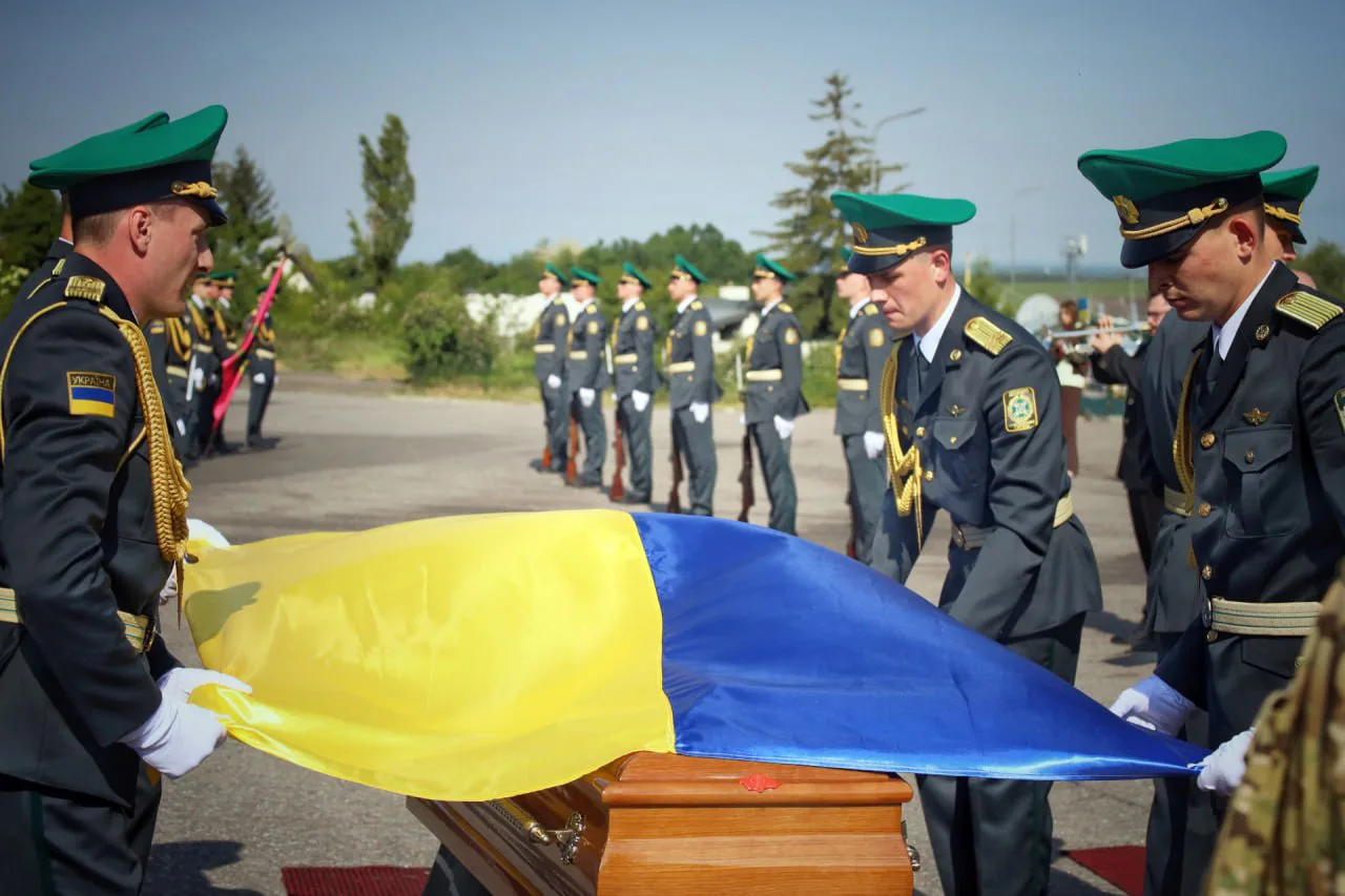 Прах лідера ОУН Андрія Мельника та його дружини повернули в Україну