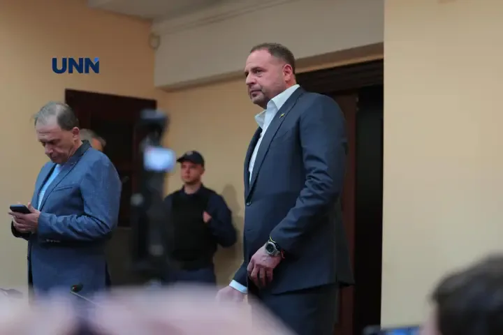 Єрмак підтвердив, що здав всі закордонні паспорти