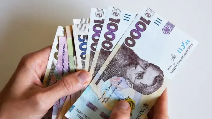 Жінки в Україні заробляють на чверть менше за чоловіків – де зафіксували найбільший розрив